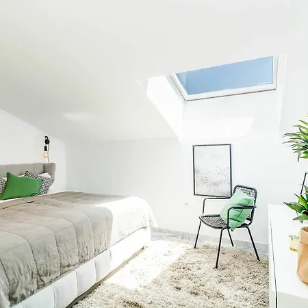 Eld2-3 Bed Penthouse With Stunning Views